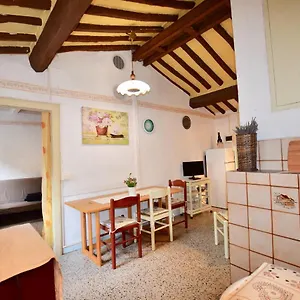 La Casa Per Il Teatro , Campiglia Marittima Italia